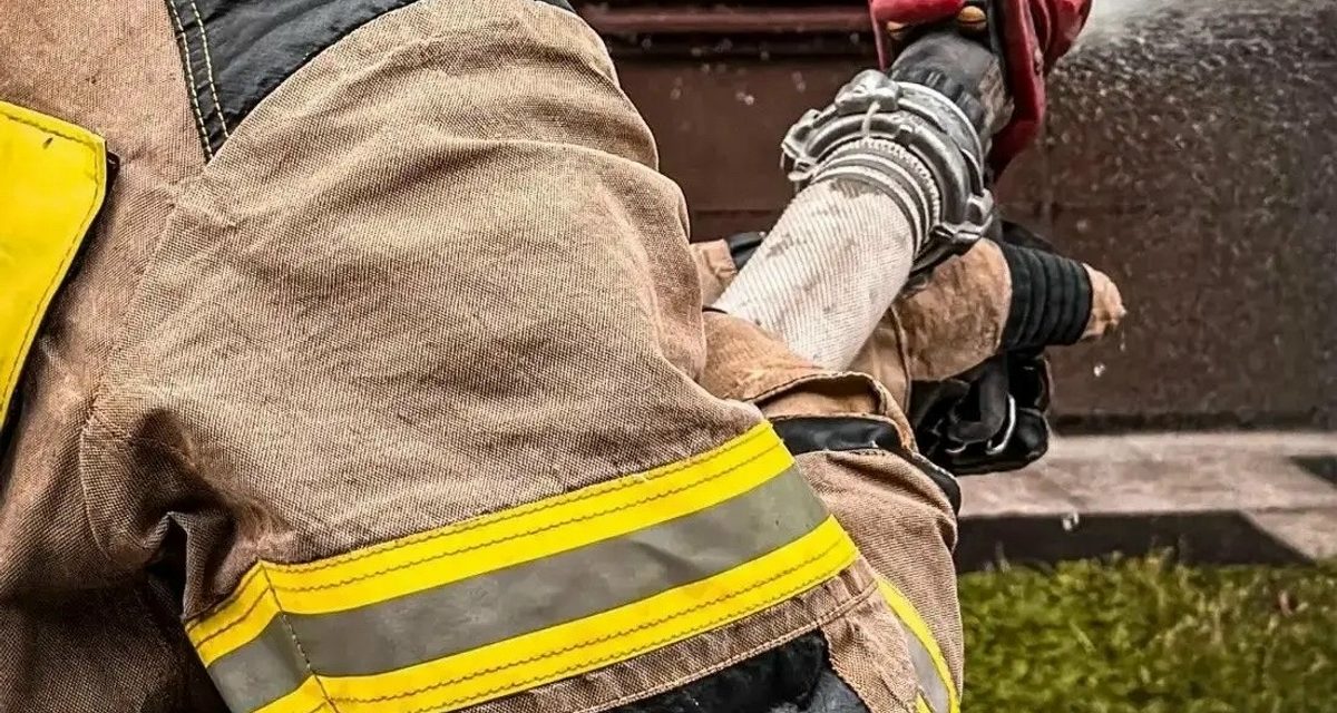 В Алагире горел частный дом, а на трассе «Кавказ» пострадали два человека